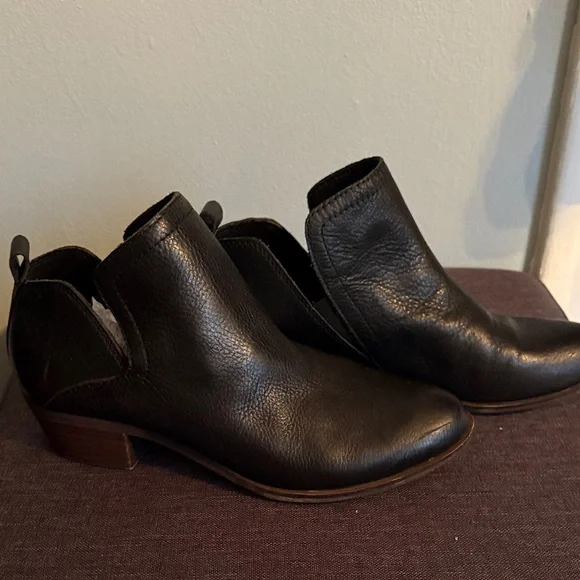 Lucky Brand Black Ankle Boots - Picture 2 of 5